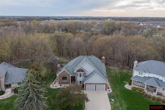 2275 2275 Northridge Dr, North Mankato, MN 56003