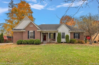 23451 Sans Souci St, Farmington Hills, MI 48336