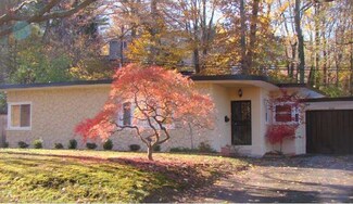 8602 Hull Dr, Glenside, PA 19038