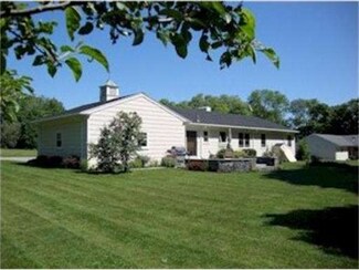 20 South Ct, Tiverton, RI 02878
