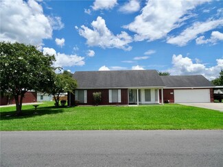 2260 E Michael Square, Lake Charles, LA 70611