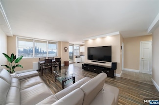 6040 Boulevard E Unit 12D, West New York, NJ 07093