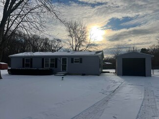 30882 Oaksprings Dr, Granger, IN 46530