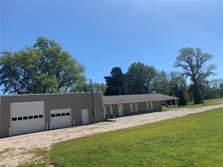 305 E Milton St, New Florence, MO 63363