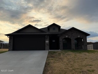 804 Delaney Dr, Carl Junction, MO 64834