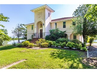 549 Wilton Woods Dr, Hague, VA 22469