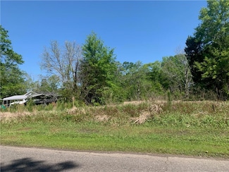 9010 Little River Rd, Bayou La Batre, AL 36509