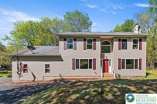 131 Penn Forest Dr, Albrightsville, PA 18210