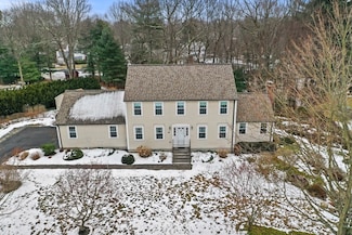 28 Wildflower Dr, Sutton, MA 01590