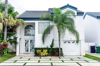 220 NE 211th St, Miami, FL 33179