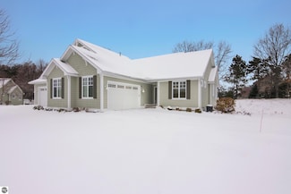 172 Wildwood Meadow Dr, Traverse City, MI 49686