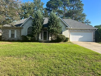 311 Country Club Dr, Picayune, MS 39466