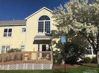2233 S Huron Pkwy Unit 2, Ann Arbor, MI 48104