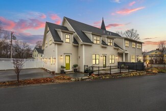 11 Central St Unit 4, Byfield, MA 01922