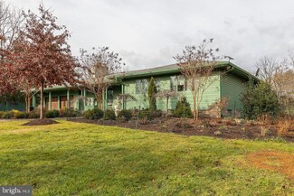 88 Runnymede Dr, Charles Town, WV 25414