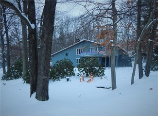 4 Birchwood Dr, Lincoln, RI 02838