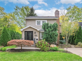 108 Highland Ave, Port Washington, NY 11050