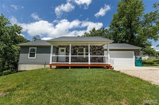 784 N Hickory St, Bourbon, MO 65441