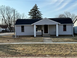1047 Commercial St, Sycamore, IL 60178