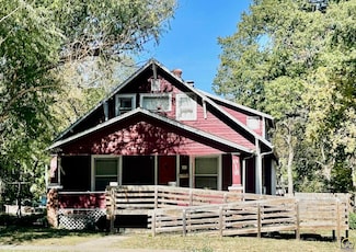 918 SW 17th St, Topeka, KS 66604