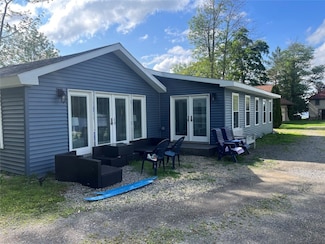 7 & 9 Bayside Ln, de Ruyter, NY 13052