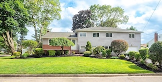 119 Louis St, Massapequa, NY 11758