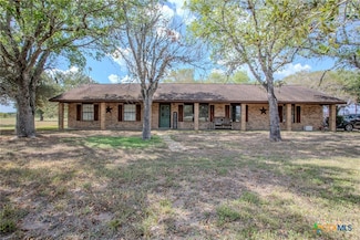 25195 US Highway 77 N, Yoakum, TX 77995