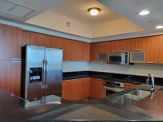 15051 Royal Oaks Ln Unit 902, North Miami, FL 33181