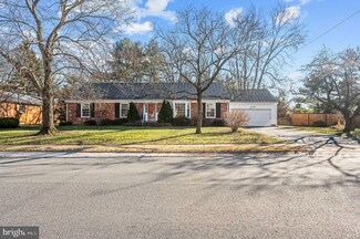 222 Hullihen Dr, Newark, DE 19711