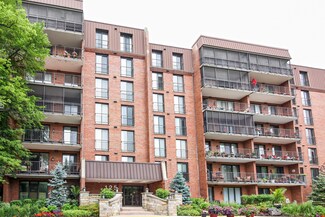 125 Acacia Cir Unit 412E, Indian Head Park, IL 60525