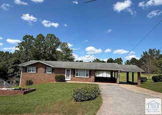 690 Sedgefield Dr, Martinsville, VA 24112