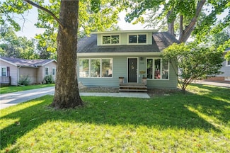 2319 39th St, Des Moines, IA 50310