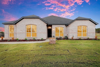 4040 Veal Station Rd, Weatherford, TX 76085