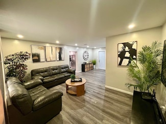 545 NW 136th St, North Miami, FL 33168