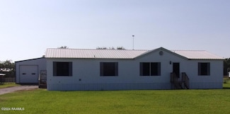 243 Racetrack Ln, Rayne, LA 70578