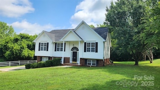 156 Autumn Woods Blvd, Mount Holly, NC 28120