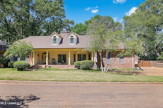 2 Oakleigh Place, Jackson, MS 39211