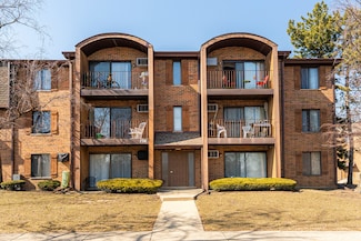 738 N Briar Hill Ln Unit 5, Addison, IL 60101