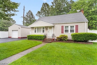 819 Rodgers Ct, Rahway, NJ 07065