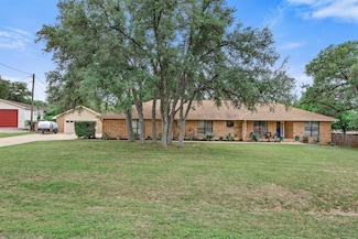 315 Juniper Dr, Mountain City, TX 78610