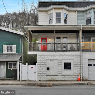 377 Peacock St, Pottsville, PA 17901