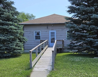 213 N Cornell St, Gordon, NE 69343