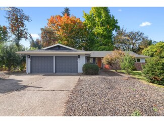 879 NW 10th Ave, Hillsboro, OR 97124