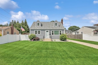 26 Richard Ave, Ronkonkoma, NY 11779