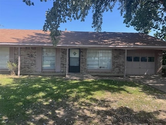 2112 Sunset Dr, Paris, TX 75460