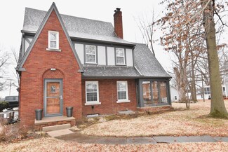 916 N Main St, Carrollton, MO 64633