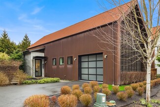4670 Flying Goat Ave NE, Bainbridge Island, WA 98110