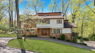 81 Portsmouth Ave, Staten Island, NY 10301