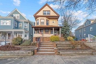 131 W 30th St, Bayonne, NJ 07002
