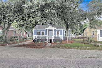 2712 E Surrey Dr, North Charleston, SC 29405